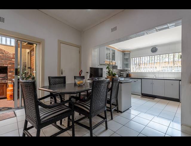4 BEDROOM HOUSE FOR SALE IN REGENTS PARK